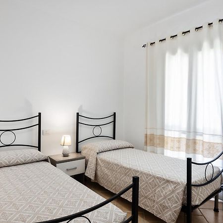 Le Perle Di Golfo Aranci Villa Bagian luar foto