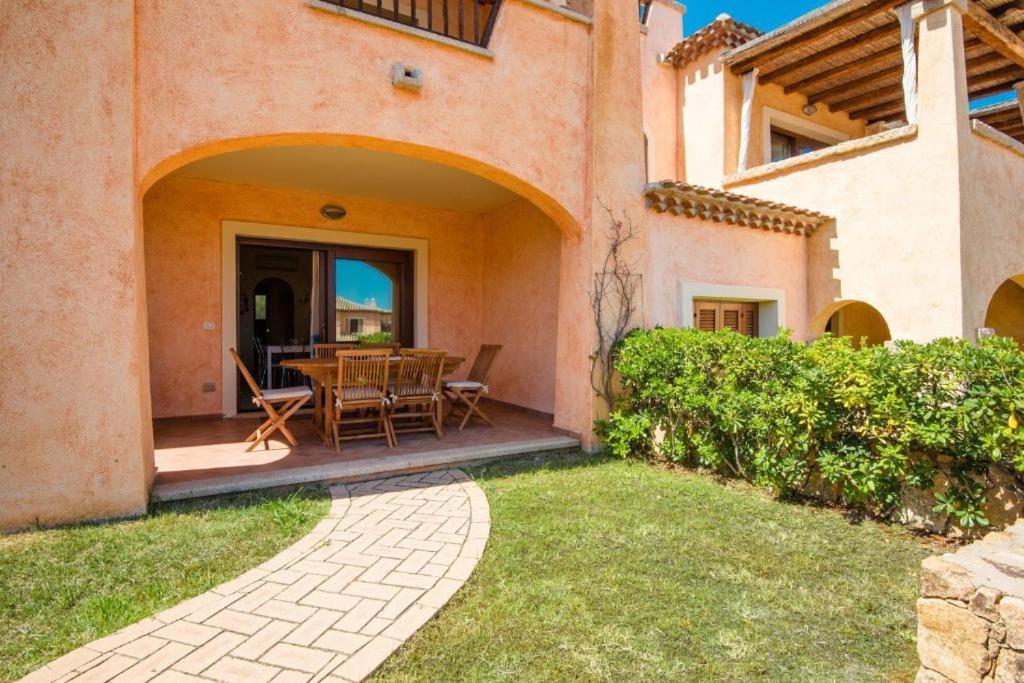 Le Perle Di Golfo Aranci Villa Bagian luar foto