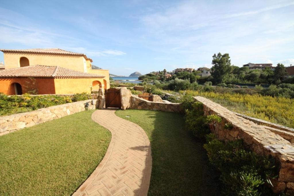 Le Perle Di Golfo Aranci Villa Bagian luar foto