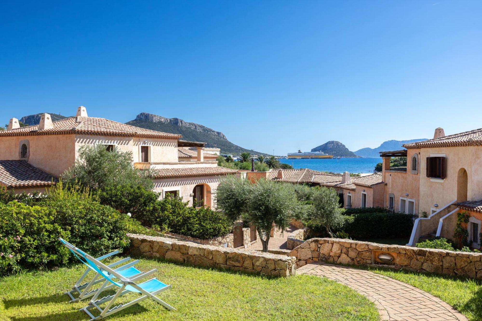 Le Perle Di Golfo Aranci Villa Bagian luar foto